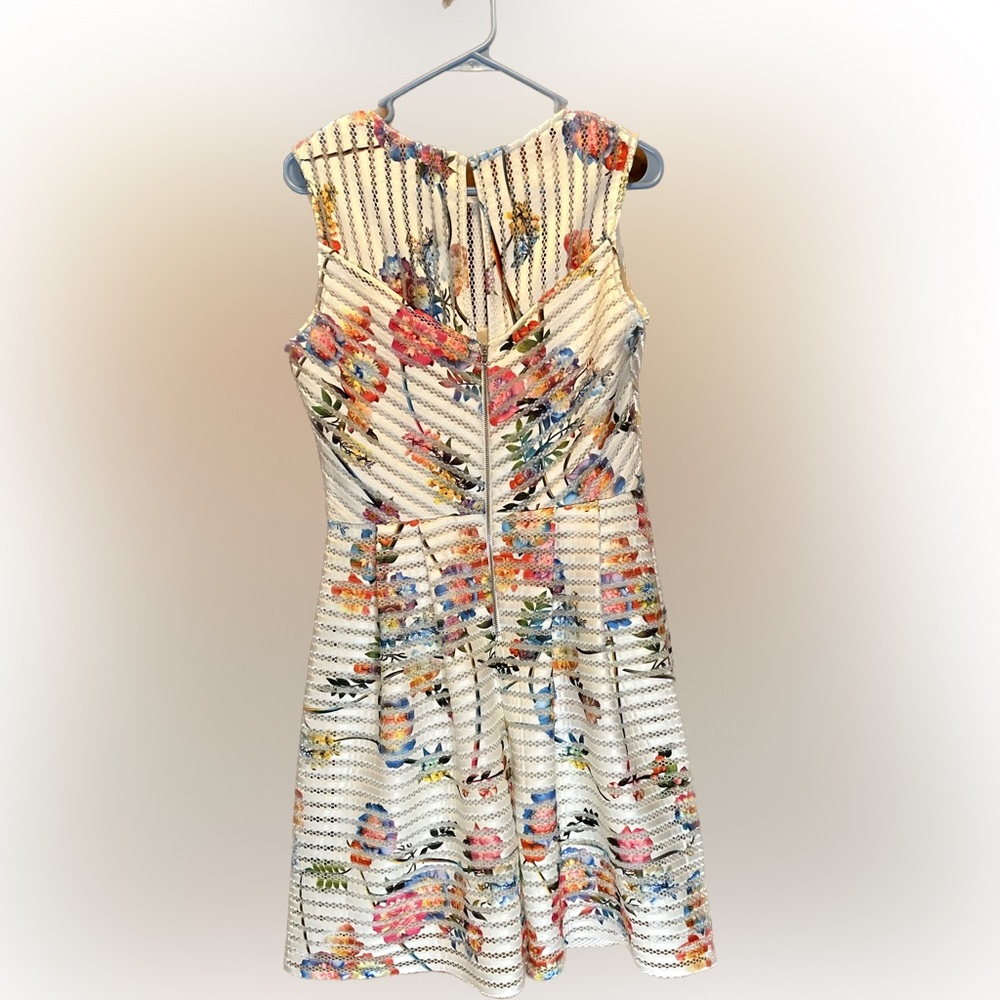 Gabby Style white floral sleeveless dress size 8
